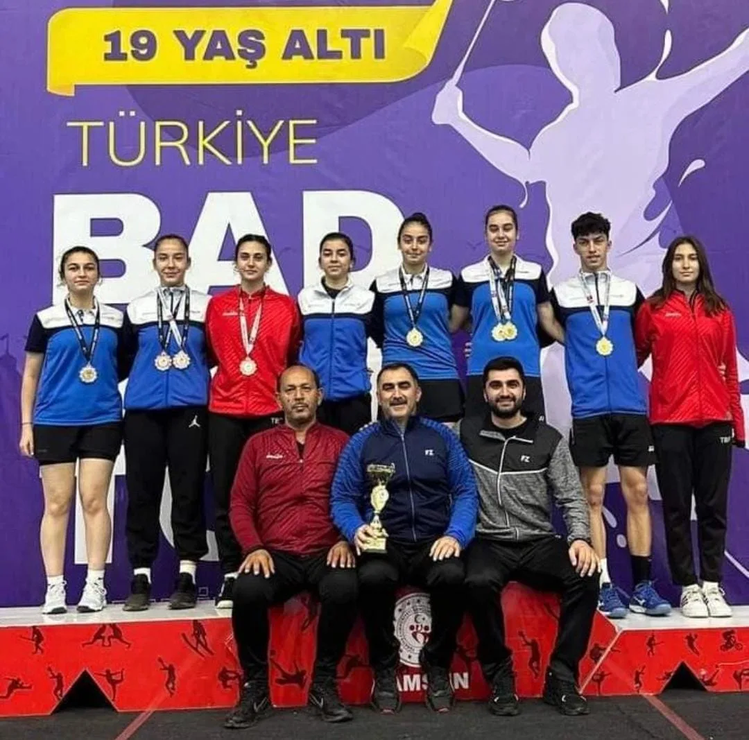 Erzincan’lı Badmintoncular Samsun’dan yine Madalyalarla döndüler