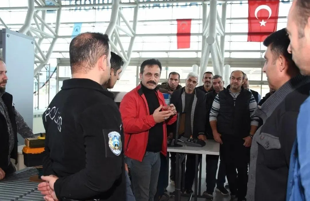 Erzincan Yıldırım Akbulut Havalimanında görevli polis ve güvenlik görevlilerine eğitim verildi