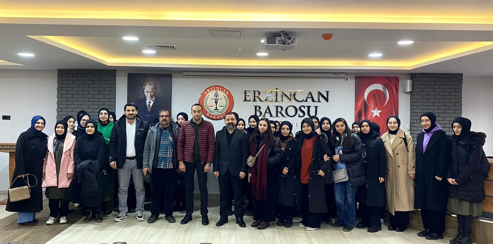 Öğrenciler Erzincan Barosuna konuk oldu