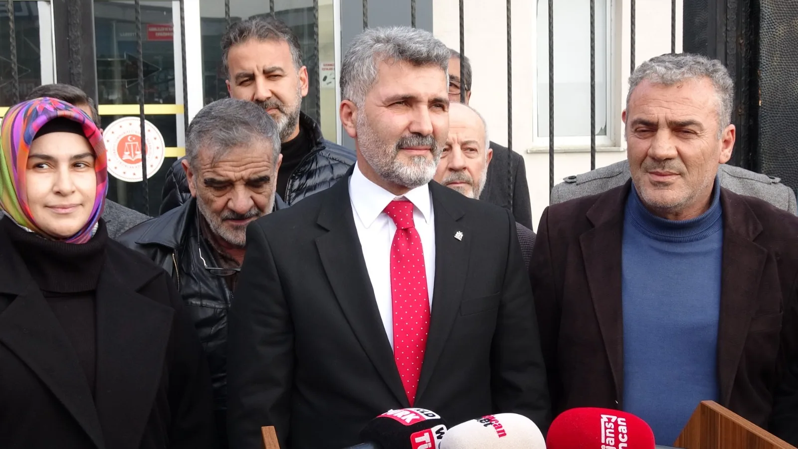 Erzincan eski belediye başkanlarından Yüksel Çakır adaylığını açıkladı..