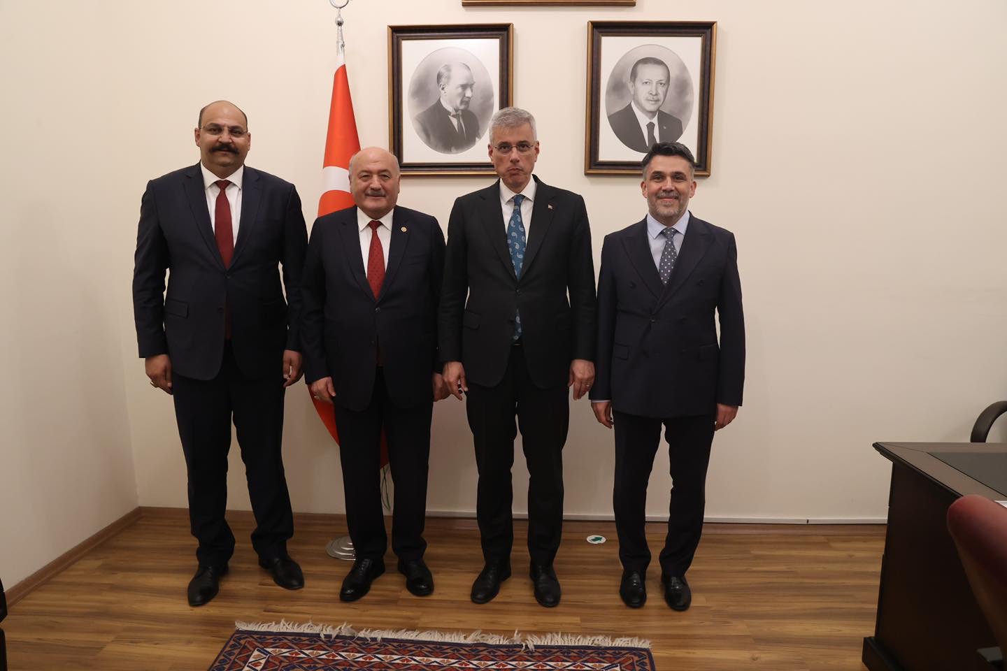 AK PARTİ HEYETİNDEN SAĞLIK BAKANI MEMİŞOĞLU’NA ZİYARET